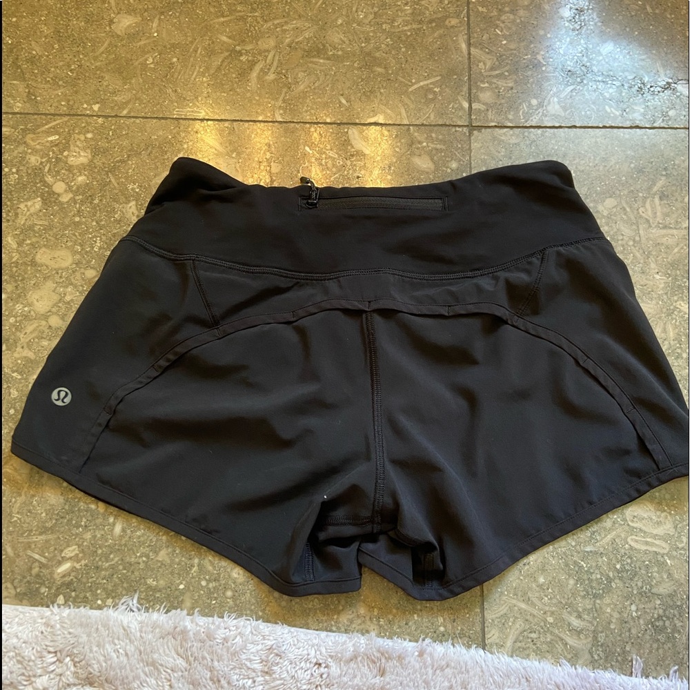 black lululemon speed up short 4”